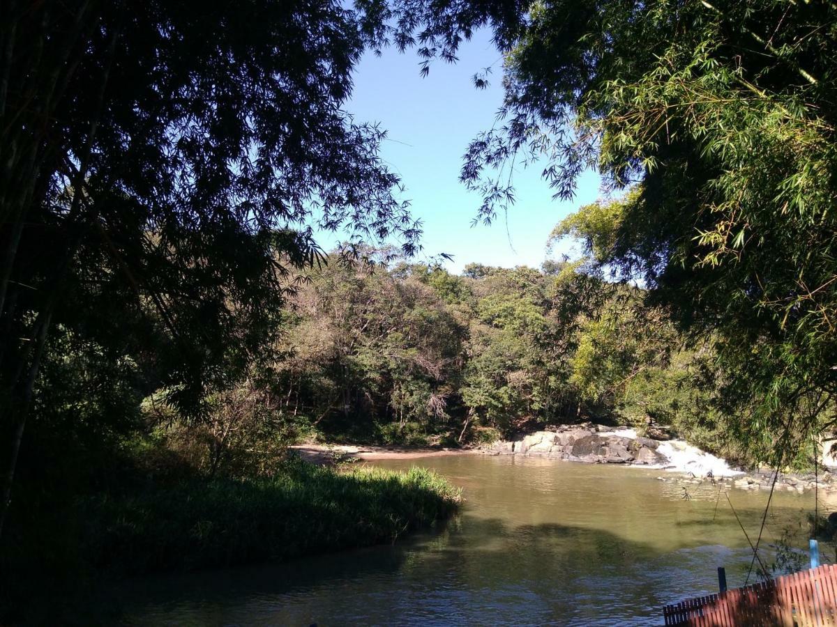 Pousada E Pesqueiro Trem Do Peixe Monte Alegre do Sul Exterior foto